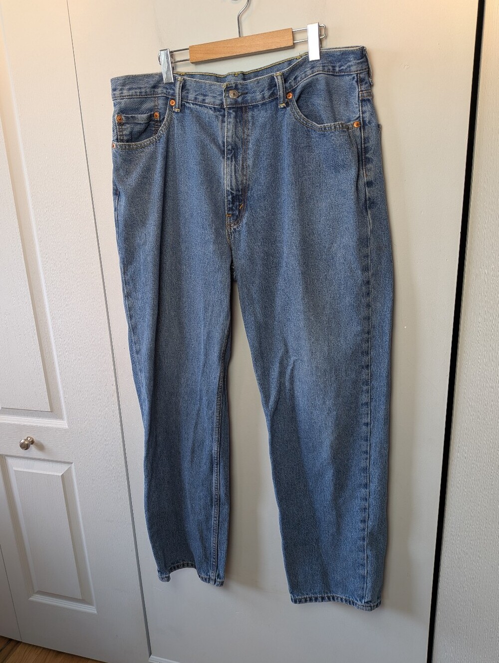 LEVI'S 550 Jeans Straight Leg Men Size 40x34 Blue 100% Cotton Classic Fit